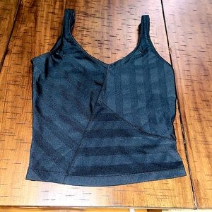 NIKE Cropped Workout Tank Top